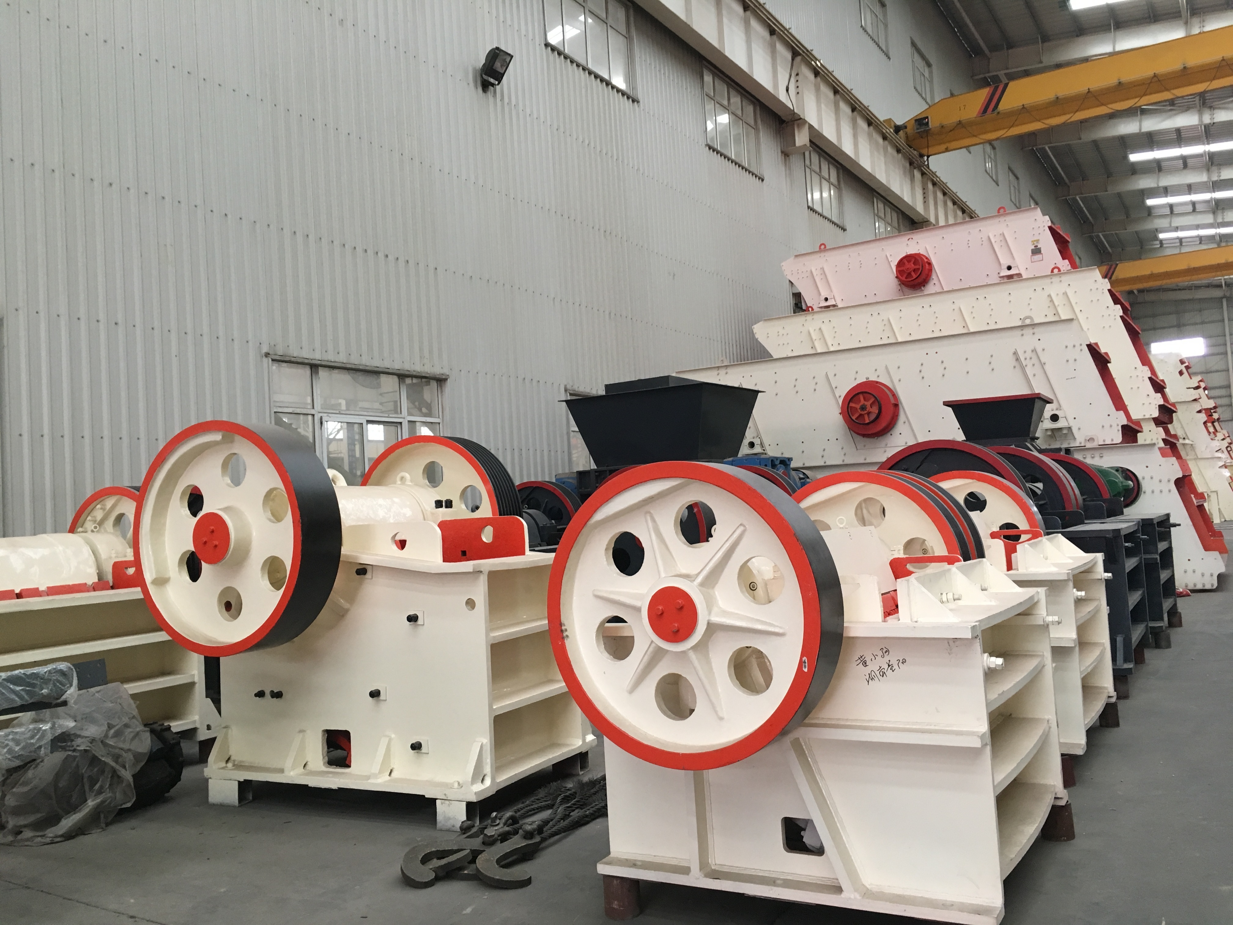 Primary Crusher PEX 150*750 Jaw Crusher Mobile Stone Crusher with Diesel Engine Zhengzhou Machinery Engine Parts High Capacity