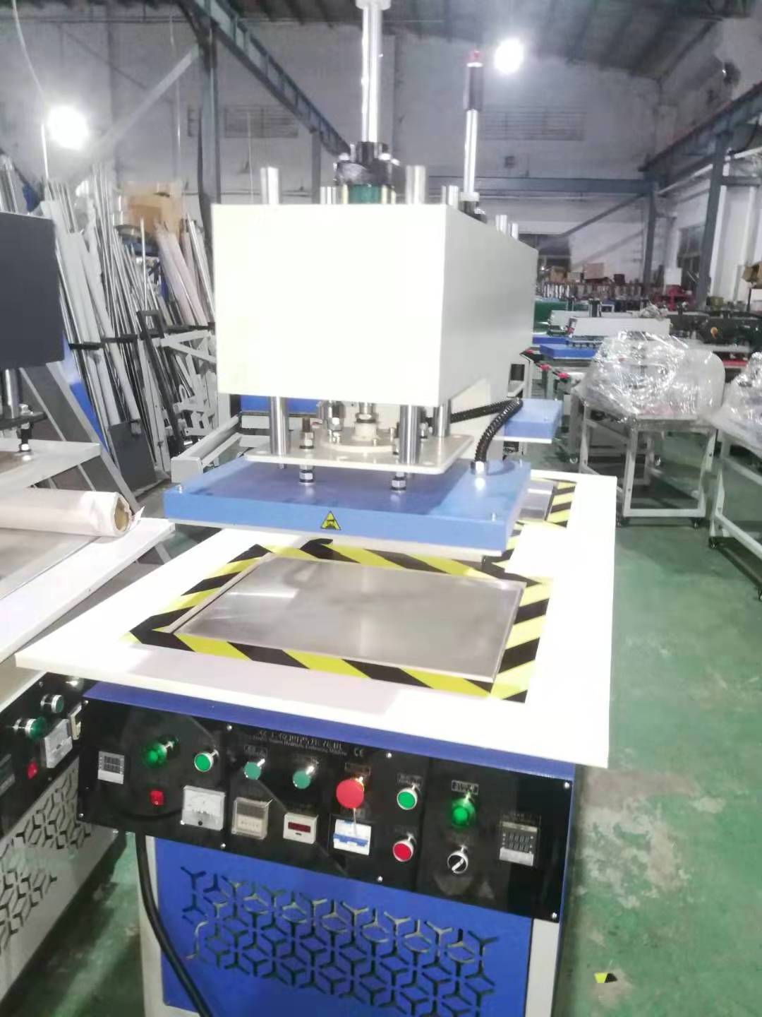 Pneumatic debossed and embossed heat press machine with 40*50cm for t-shirt/cotton/leather/fabric/cotton towel/socks/jersey