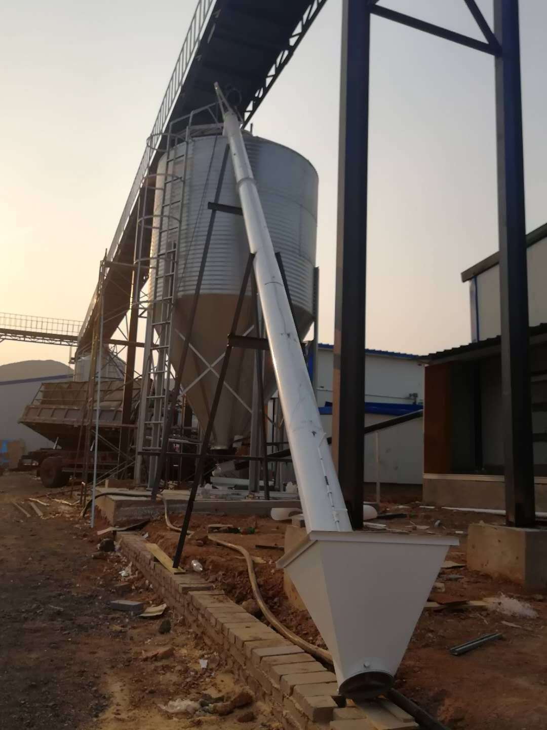 Conical silo storage hopper bottom grain feed silo 3 tons -30 tons hopper bottom steel barn for sale