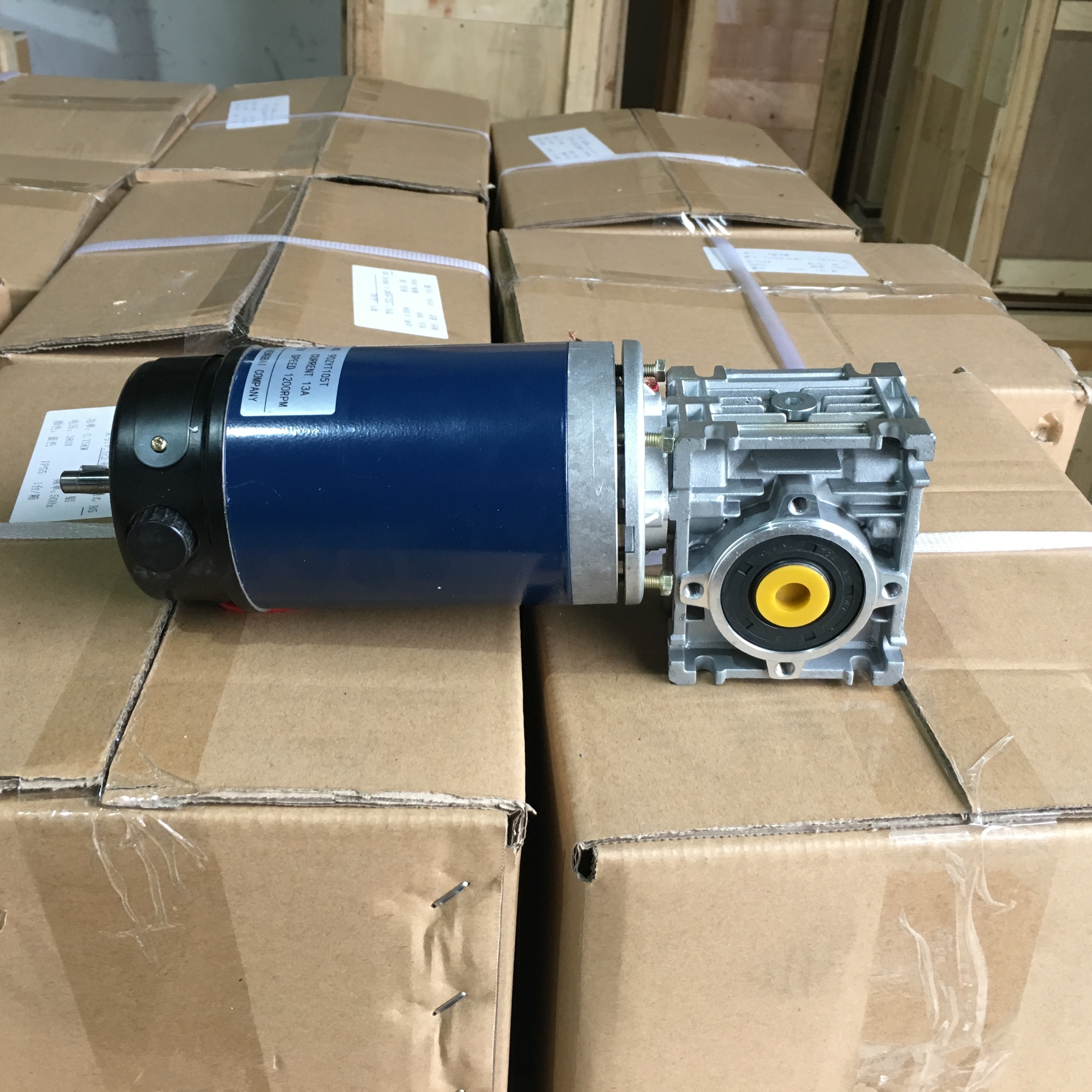 NMRV30,70ZYT series high torque 12V 24V dc worm gear motor 80W 100W 120W  high effciency gear motor