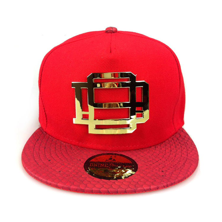 custom design men gold Metal Plate Logo  hip-hop gorras Flat Brim 5 Panel snapback cap hat