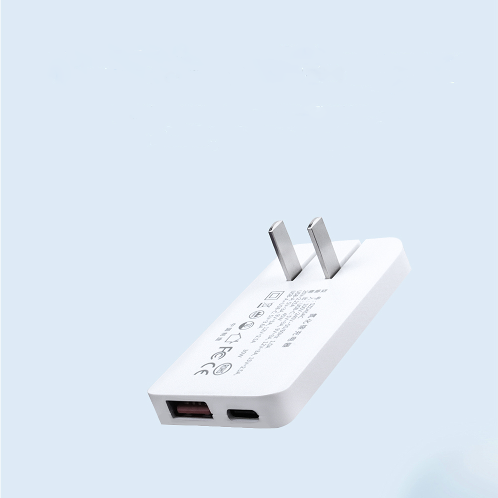 New Product Intelligent charging 30W Flat ultra thin wall type c charger super fast charging GAN tech portable charger