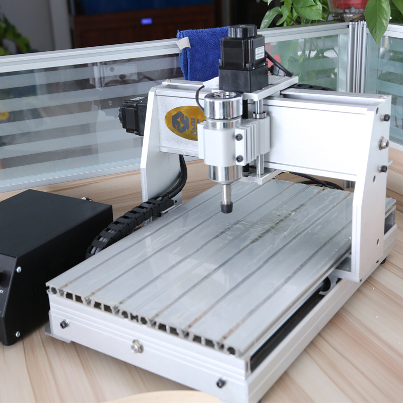 Hot Sales High Speed Mini Size Advertising Cnc Router Economical Small Metal Cnc Router 3040