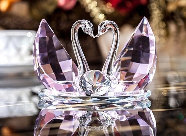 Pujiang county wholesale crystal swan wedding favor