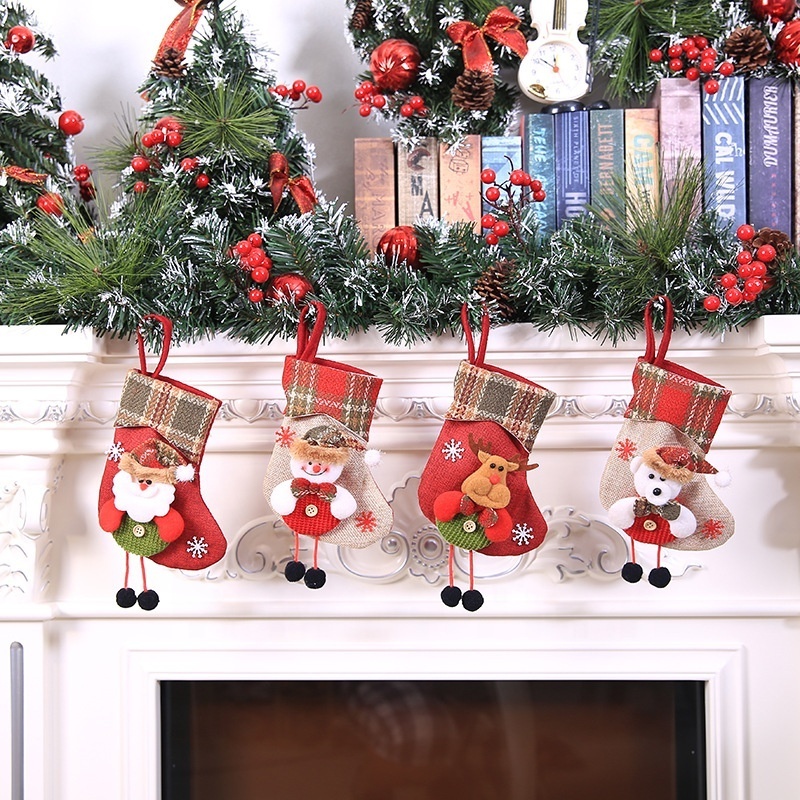 Christmas Tree Hanging Party Tree Xmas Decor Santa Stocking Sock Gift Candy Bags Lovely Gift Bag for Children Fireplace Tree