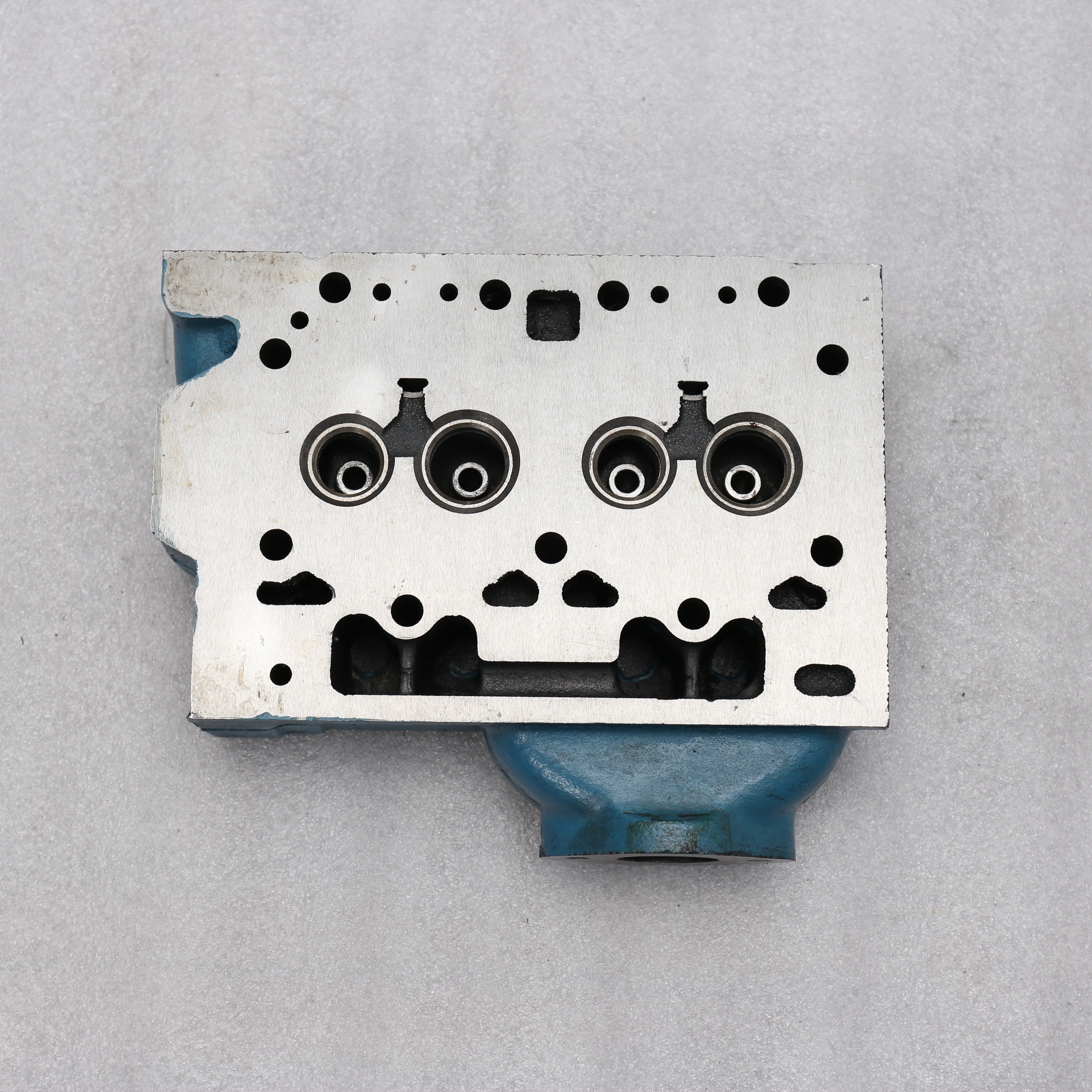 B6000 CYLINDER HEAD FOR KUBOTA ENGINE