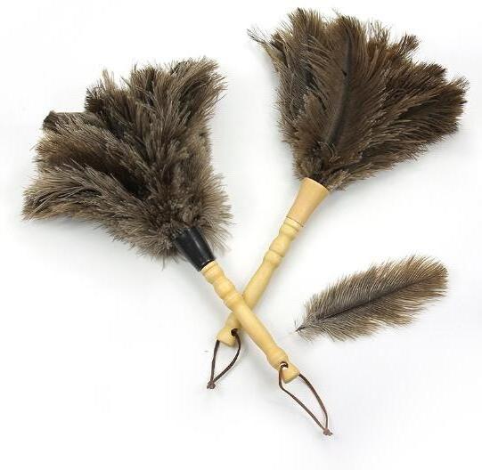 wholesale wooden handle luxury mini chinese ostrich feather duster pink fluffy with wooden handle feather duster cleaning