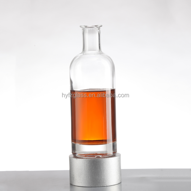 Ruisheng Hot Sale Clear Round 750ml Whiskey Liquor Bottle Vodka Glass Bottle With Cork