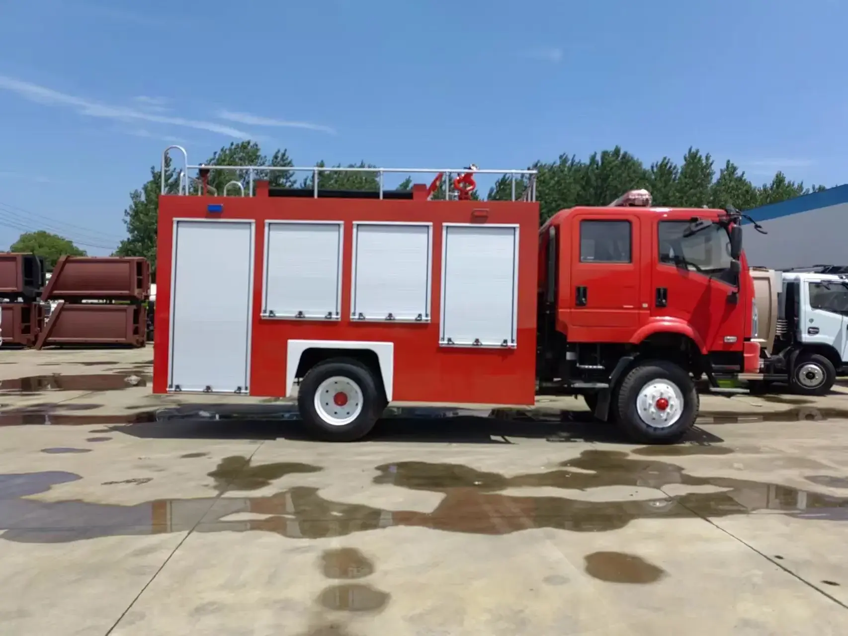 Dongfeng Fire engine truck It is mainly used for fire-fighting operations and emergency rescue missions