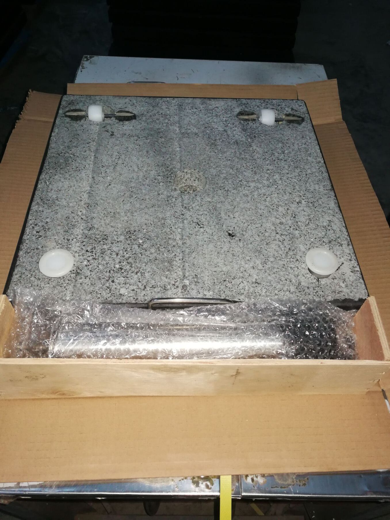 40kgs black square granite umbrella base for Europe market