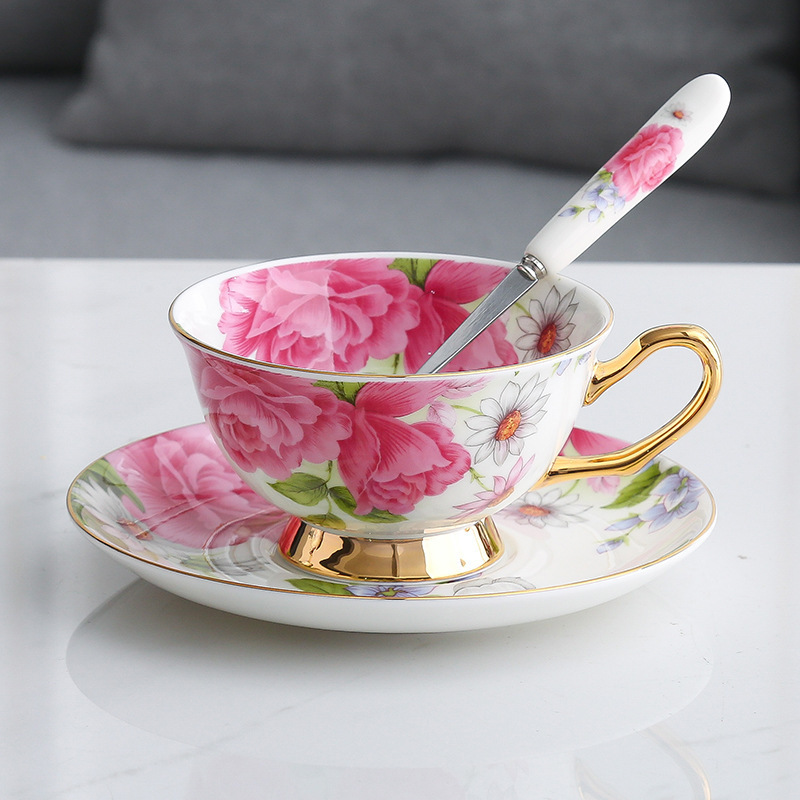 Wholesale Bone China Coffee Cup Set Ceramic Flower Tea Cup Couple Set