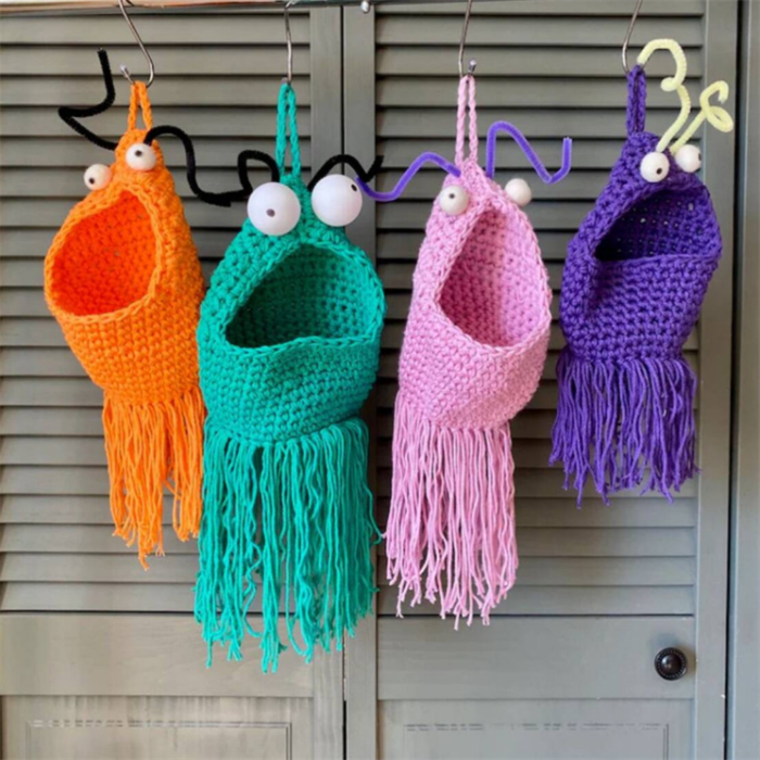 SZ987 Fashion 2024 Monster Plant Baskets Hand Knitted Alien Holders Door Knob Baskets Hanging Crochet Macrame Plant Hangers