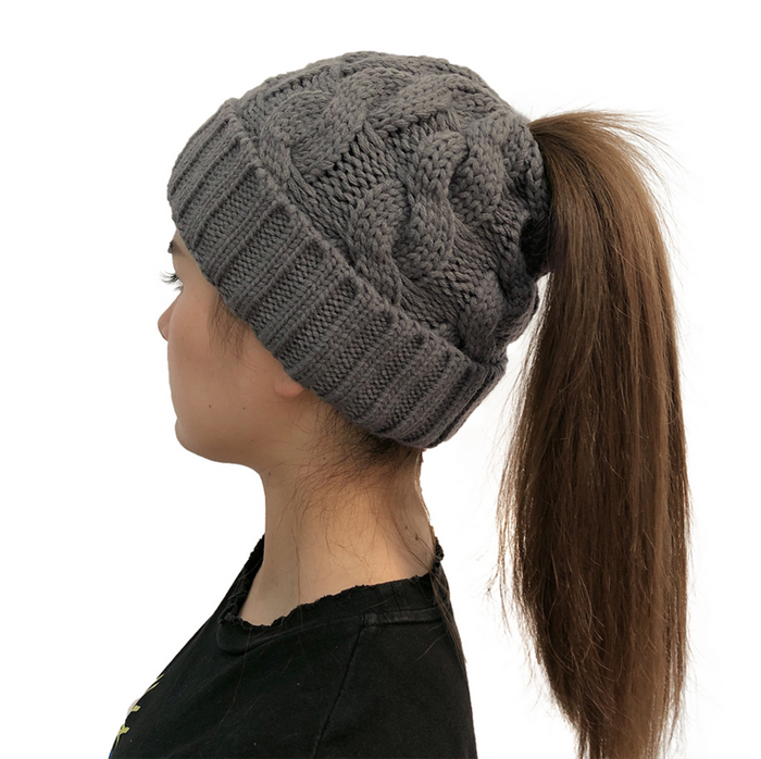 S5040 hot sale winter chunky warm caps cable knit ponytail beanie women hats messy bun beanie with ponytail hole top