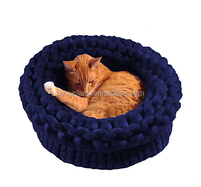 Factory price Fashionable soft Ky1522 crochet dog house Merino Chunky handmade Knit Pet caves Giant Knitting wool Pet Cat beds