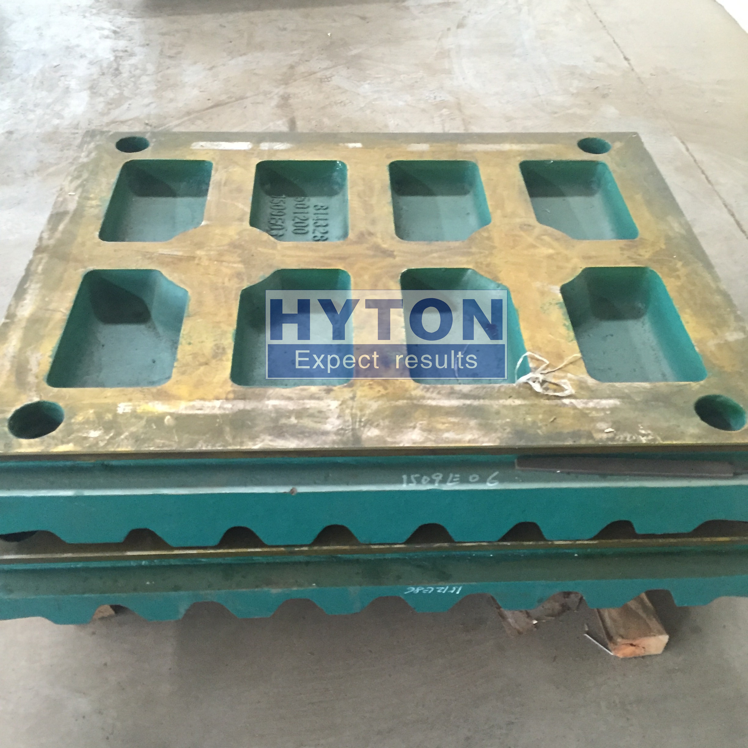 Hyoncasting Jaw Plate Tooth Plate Suit C120 C125 Jaw Crusher Wear Parts HT-MM0589530