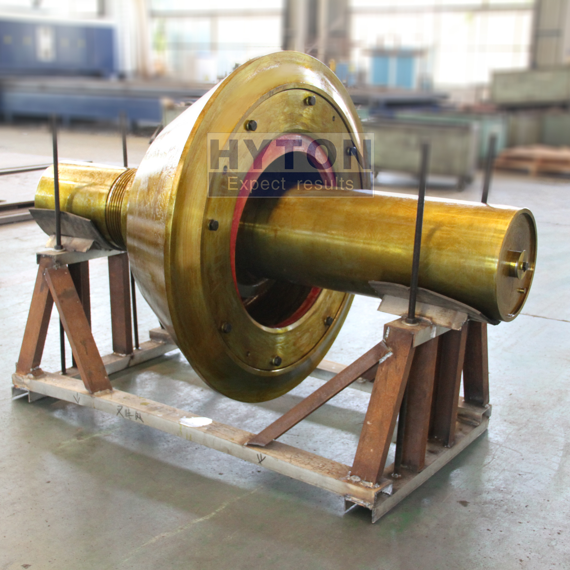 Stone Cone Crusher Main Shaft Assembly GP330 Spare Parts Replacement