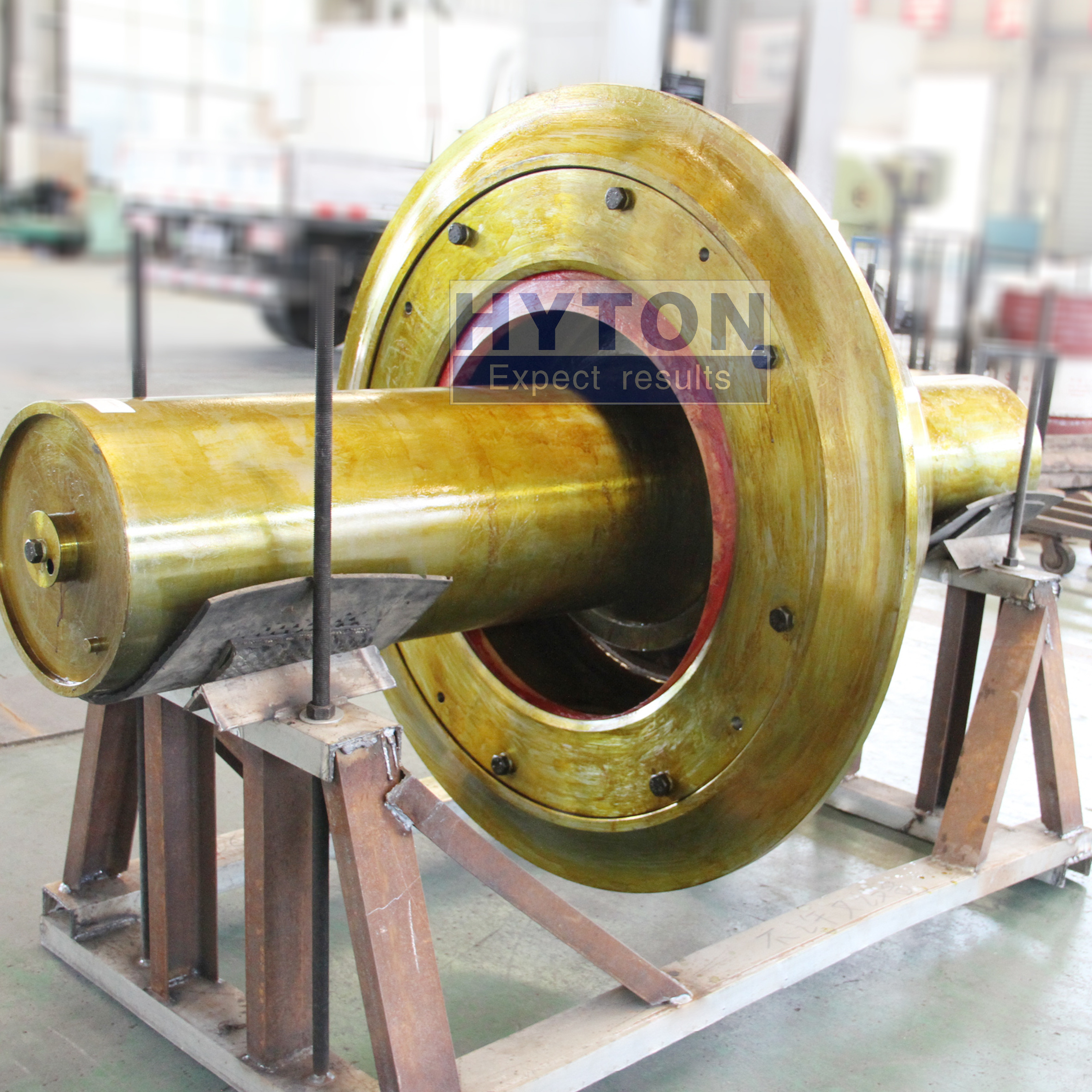 Mining Cone Crusher Spare Parts Main Shaft Assy Apply GP330 Crusher