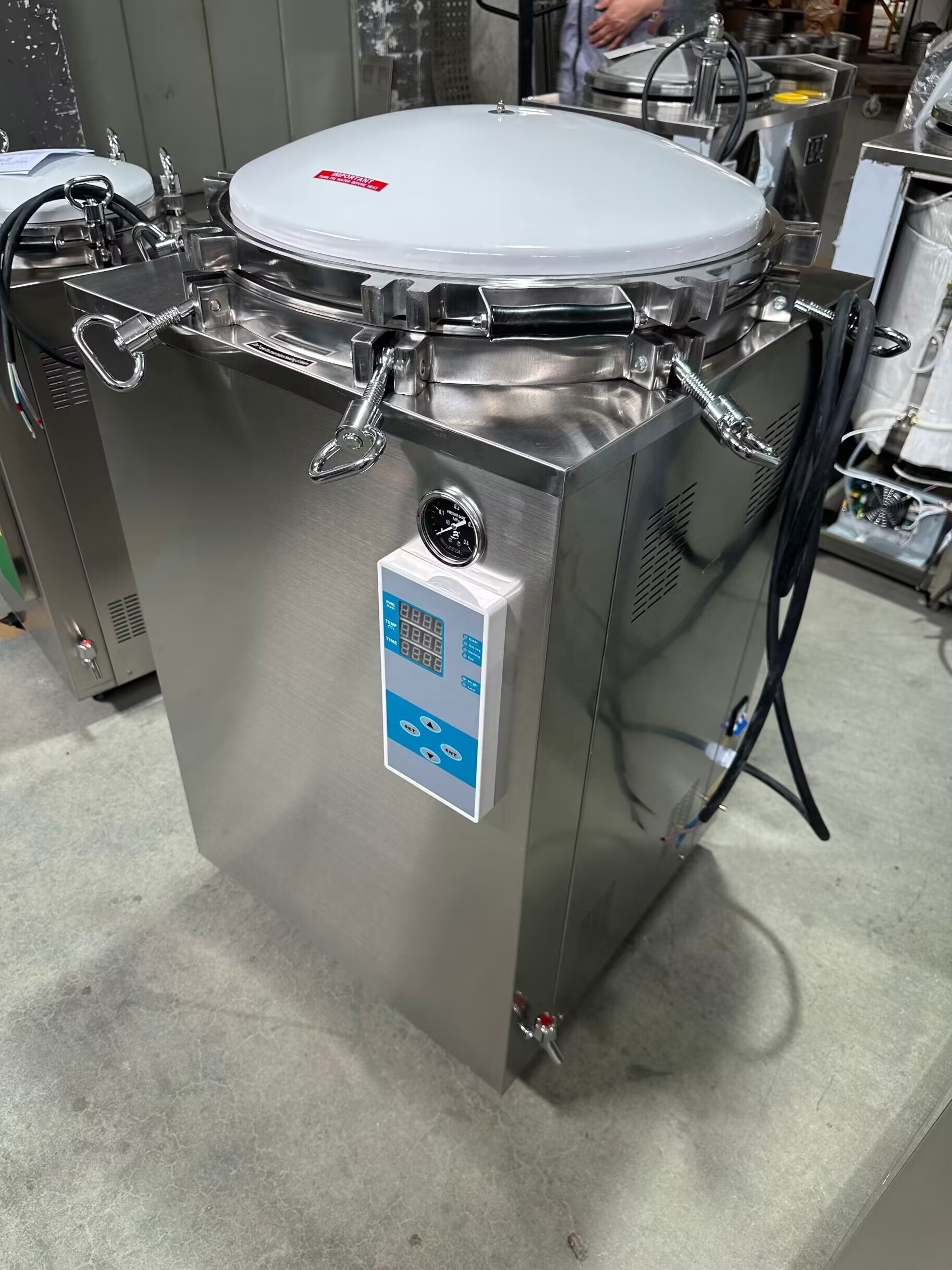 Vertical 35l 50l 75l 100l 120l 150 liter High Pressure One Door Mushroom Autoclave