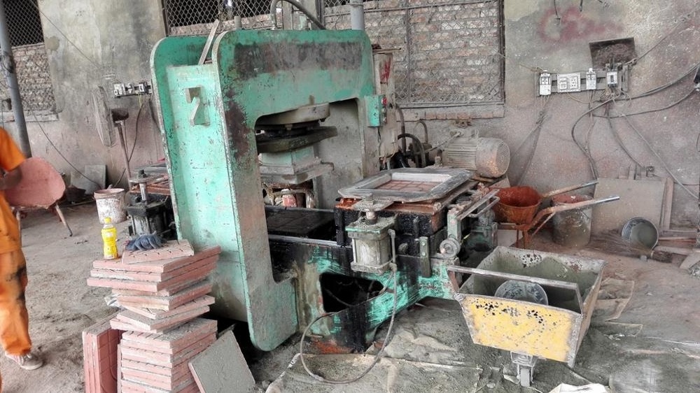 automatic concrete paving block making machine