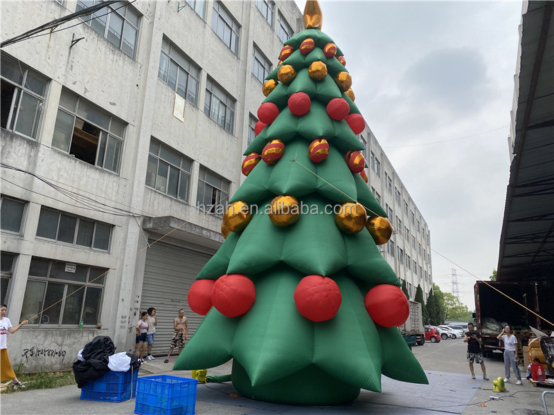 Outdoor Giant Inflatable Christmas Tree with Christmas Ornament Shinny Ball