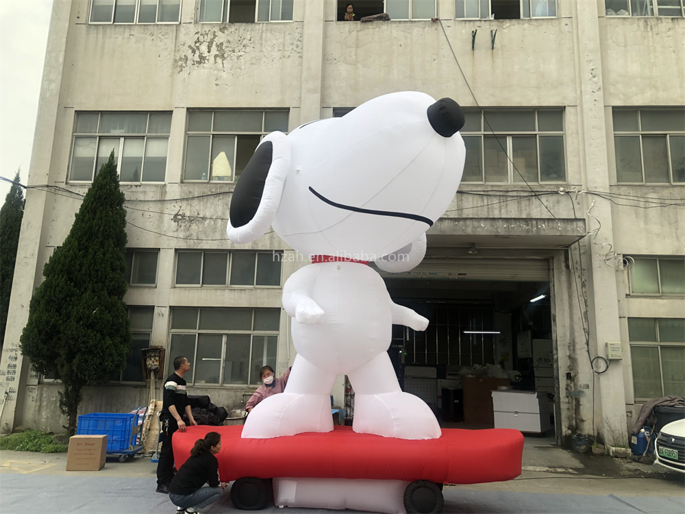 Advertising inflatable snoopy inflatables model snoopy on skateboard