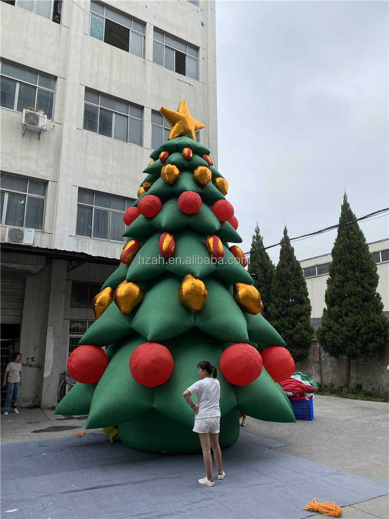 Outdoor Giant Inflatable Christmas Tree with Christmas Ornament Shinny Ball