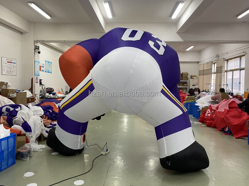 Custom Super Bowl Props Giant Inflatable Player Inflatable NFL Player with Helmet