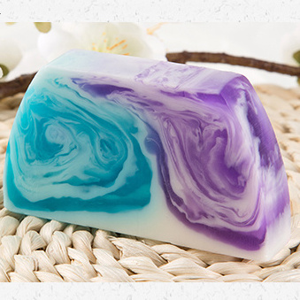 Wholesale Private Label Hand Made Trapezoid Moisturizing Cleansing Soap with Beautiful Flowers Inside