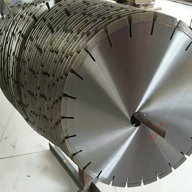 350mm Segmented Diamond Bridge Saw Blade For Marble Granite Cutting