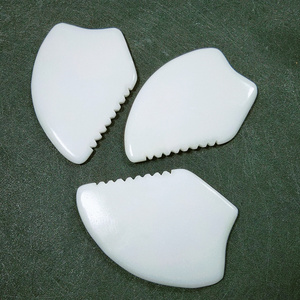 2023 Wholesale Natural Stone Heart Shape Guasha Facial Tool White Jade Gua Sha Body For Scrapers Face Massage