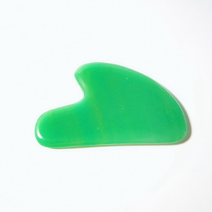 HZ Custom Box Gua Sha Tool Green Aventurine Jade Fish Shape Guasha Massager TCM Massage Board Bulk Seller