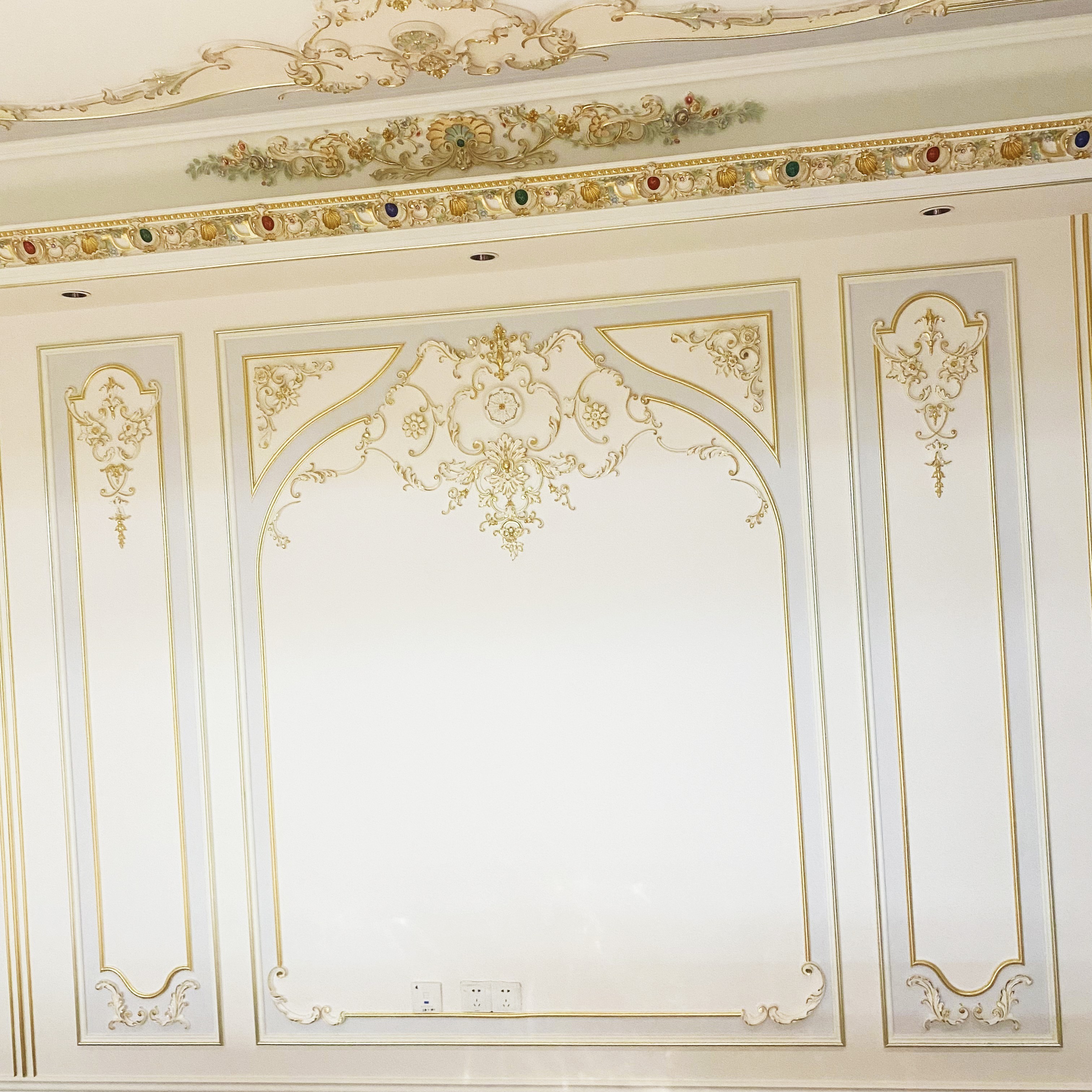 Decovision french style Golden coated Polyurethane Cornice Moulding for wall decoration