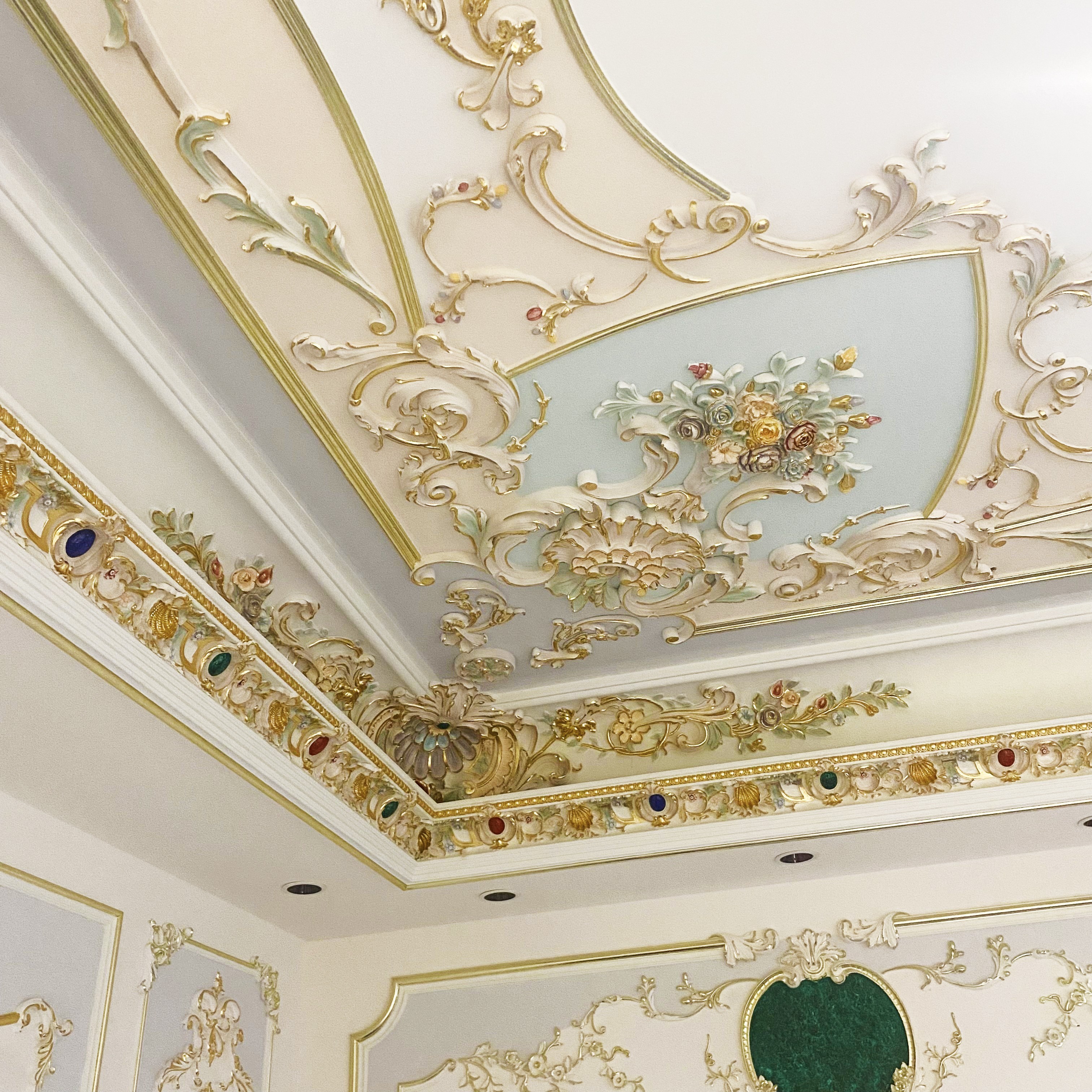 Decovision french style Golden coated Polyurethane Cornice Moulding for wall decoration