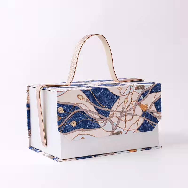 Custom Decorative Handmade Luxury Packaging Rigid Cardboard Skincare Baby Kids Paper Suitcase Gift Box With Handle