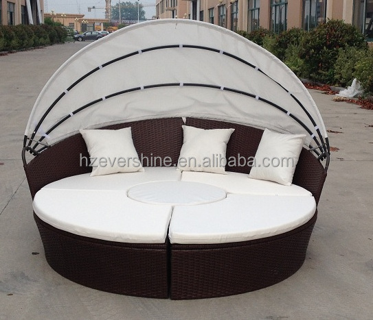 Outdoor Furniture Wicker Sofa with Retractable Canopy/ Round Rattan Beach Daybed