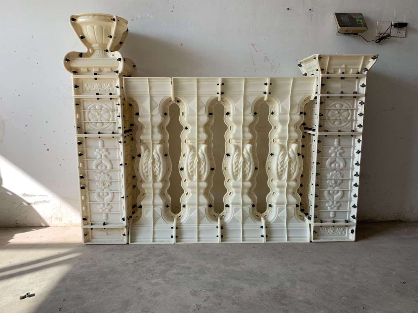 Casting in Place Cheaper Price ABS Concrete Balustrade Molds Concrete Baluster Mold Plastic Balcony Concrete Baluster Mold