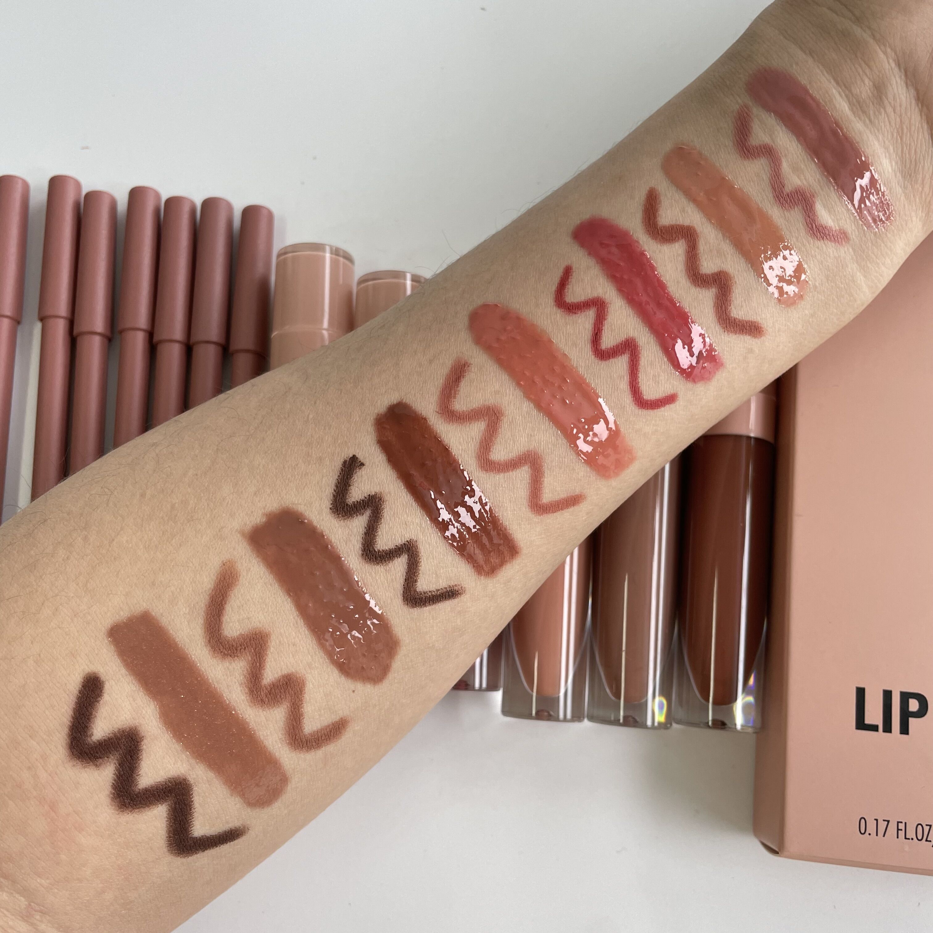 Custom nude brown lip gloss lip liner set private label