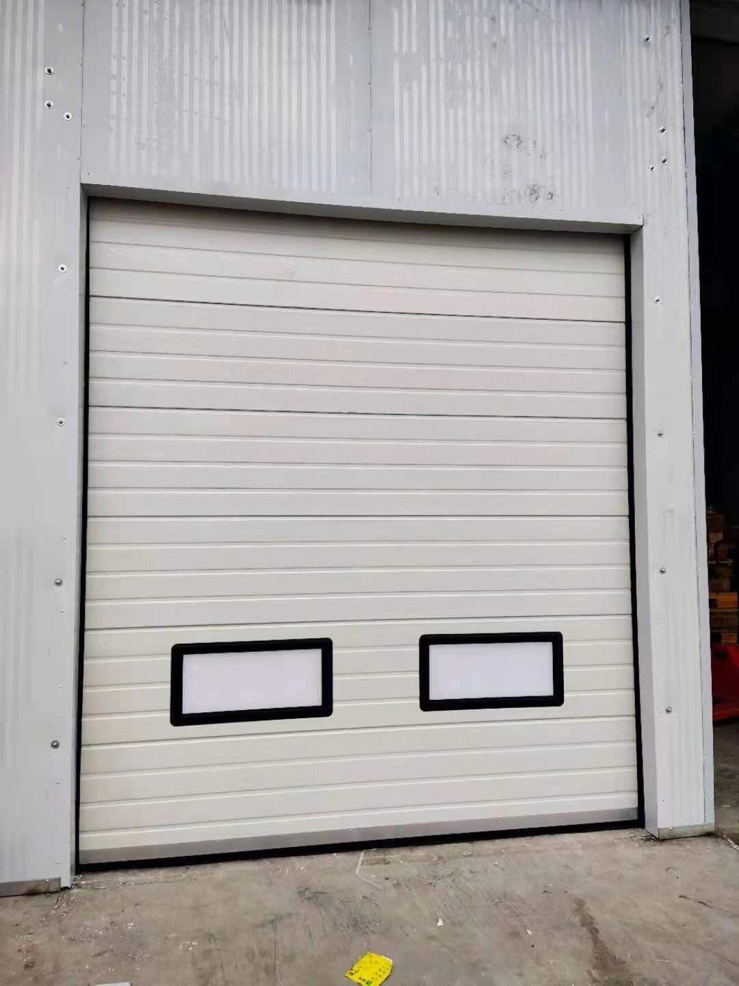 Good Quality and wind-resistant lift  Industrial sliding garage door