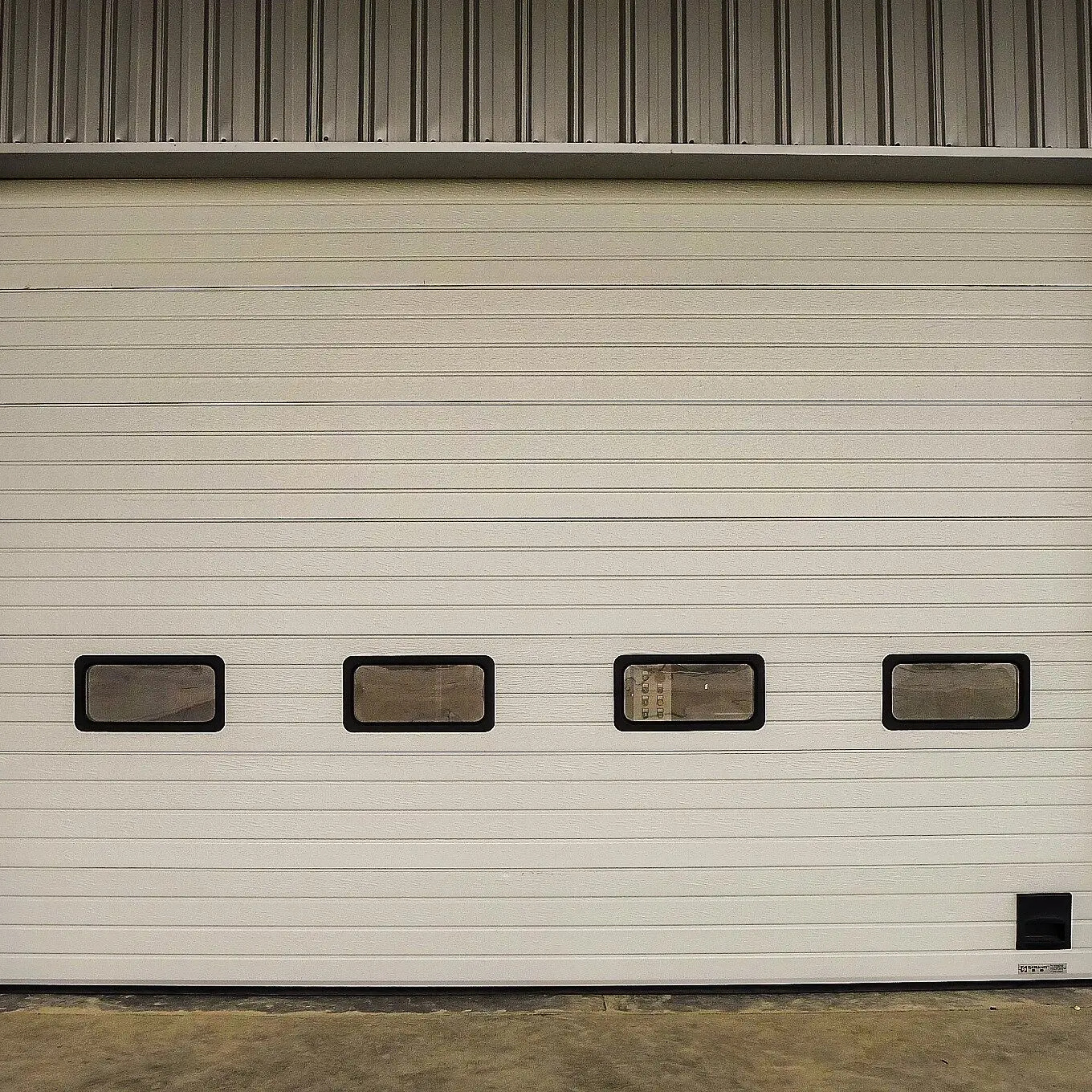 Good Quality and wind-resistant lift  Industrial sliding garage door