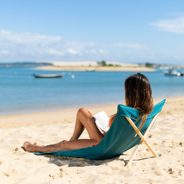 Hangrui Folding Beach Lounge Chair - Waterproof, Sand Free, Adjustable Backrest, Cotton Cushion, Wooden Pole