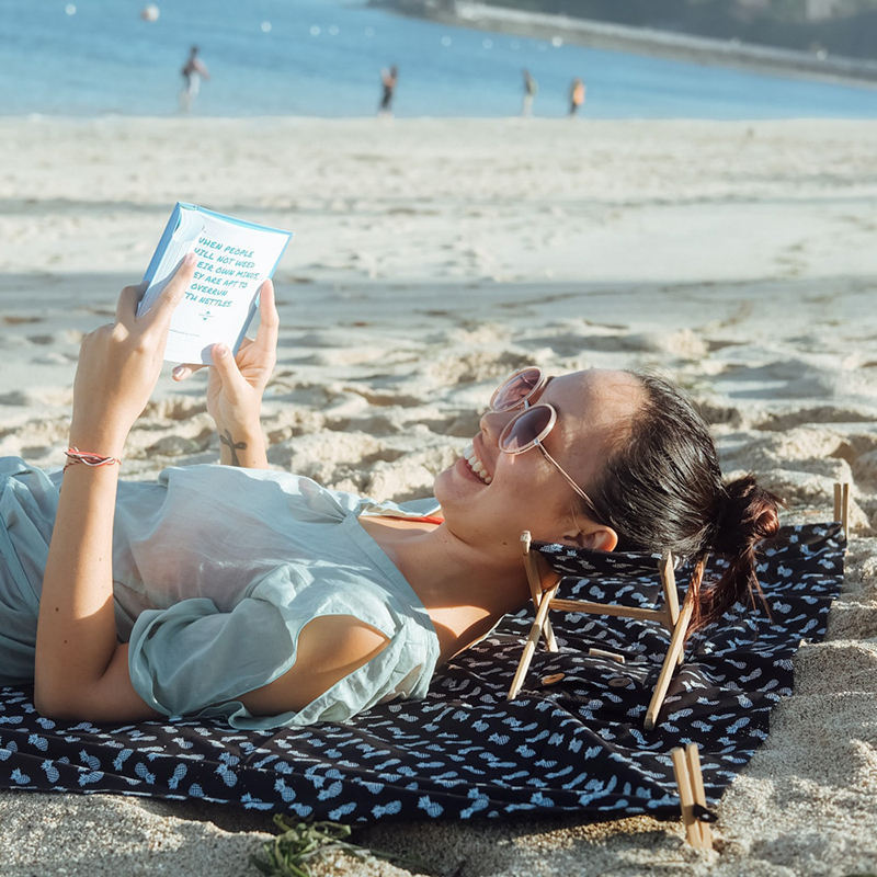 Hangrui Outdoor Beach Headrest with Pocket, Bamboo Neck Hammock for Neck Support, Lightweight and Compact