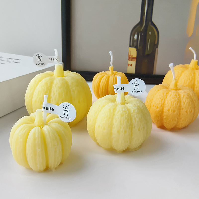 C038 Factory direct wholesale aromatherapy candles in Halloween pumpkin shape smokeless and non-toxic scented candles