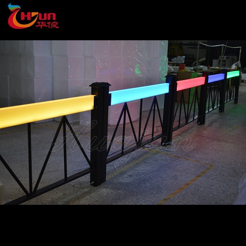 yellow caution heavy-duty metal safety barriers/ iron tube city guardrails steel fencing crowd control security barrier