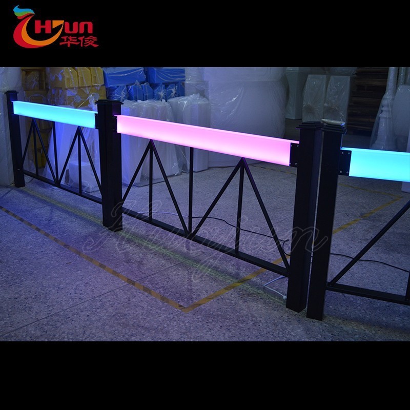 yellow caution heavy-duty metal safety barriers/ iron tube city guardrails steel fencing crowd control security barrier