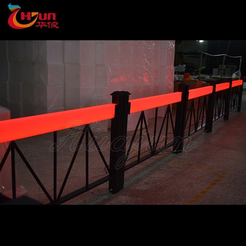 yellow caution heavy-duty metal safety barriers/ iron tube city guardrails steel fencing crowd control security barrier