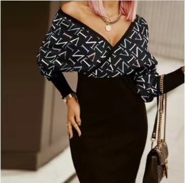 Early spring 2022women's new V-neck printed Fanny pack hip sexy dress women's wear