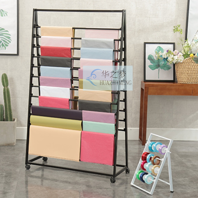 Morden Standing Carpet Display Rack Fabric Sample Display Blanket Rug Metal Displays Stand With Wheels