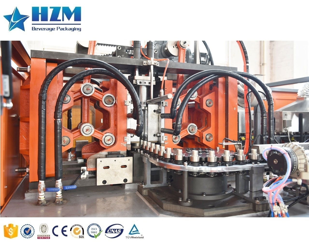 Factory use automatic servo motor control PET preform loading heating stretching blowing machine for water beverage plant