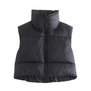 2023 Wholesale Warm Lightweight  Women Puffer vest Fashion Warm Casual Top OEM Pockets Down Vest for women