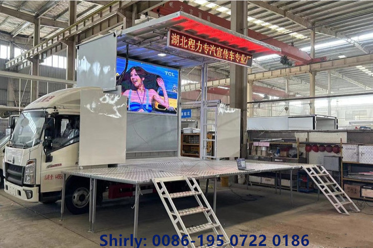 SINOTRUK HOWO 4*2 LHD/RHD 3 Sided Wing Open Stage Showroom Truck with LED Display